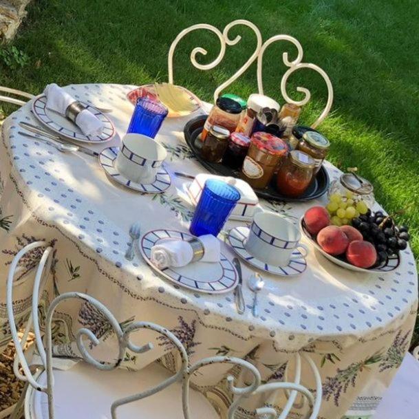 Bed and Breakfast Le Grand Barrois Crecy-la-Chapelle Exterior foto