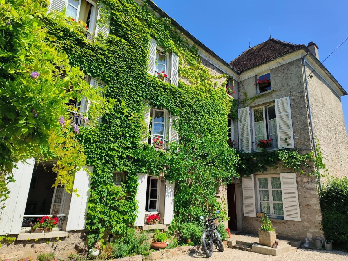 Bed and Breakfast Le Grand Barrois Crecy-la-Chapelle Exterior foto