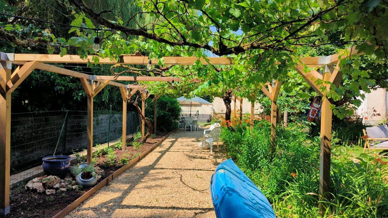 Bed and Breakfast Le Grand Barrois Crecy-la-Chapelle Exterior foto