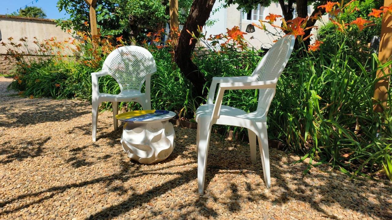 Bed and Breakfast Le Grand Barrois Crecy-la-Chapelle Exterior foto