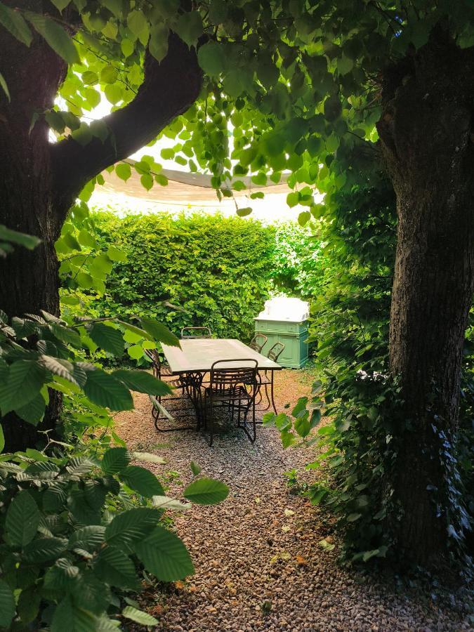 Bed and Breakfast Le Grand Barrois Crecy-la-Chapelle Exterior foto